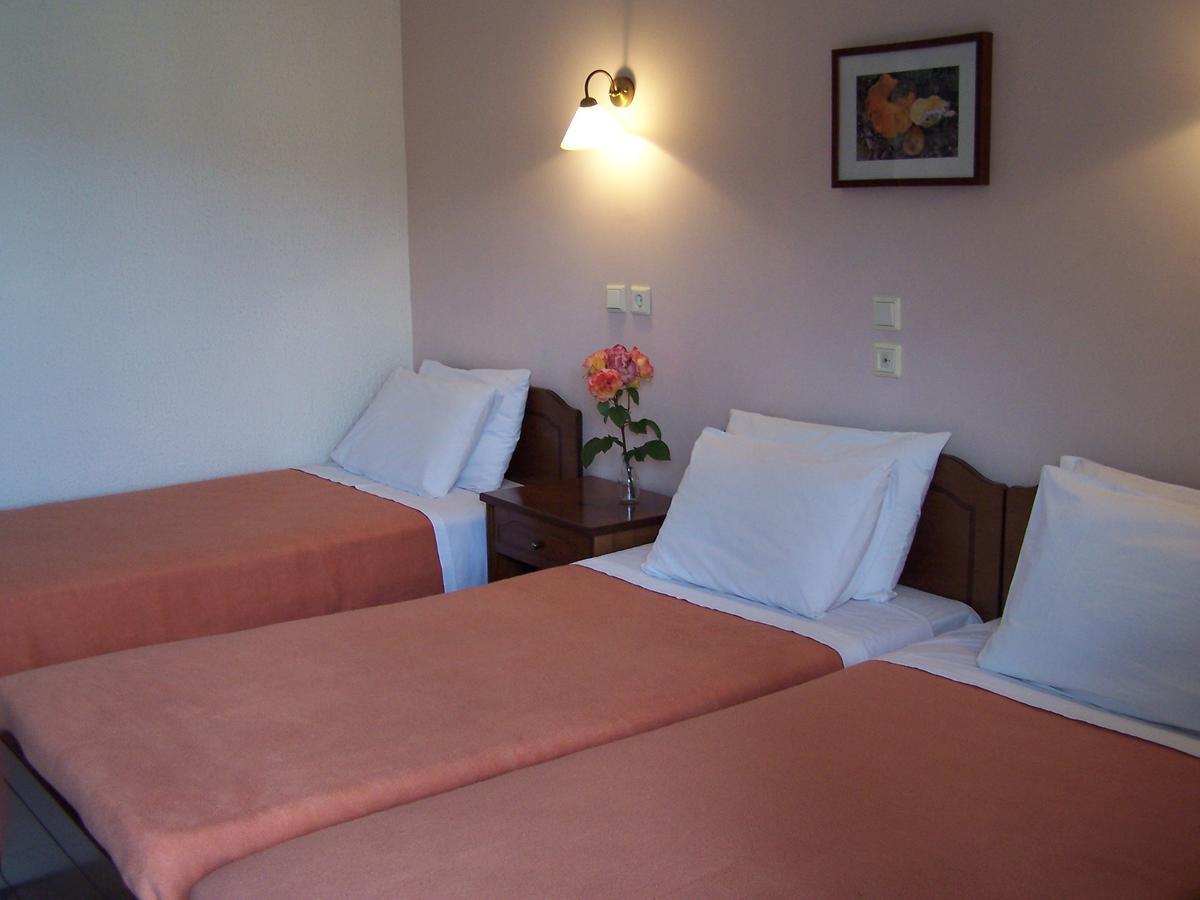 Valia Calda Hotel Perivoli  Quarto foto